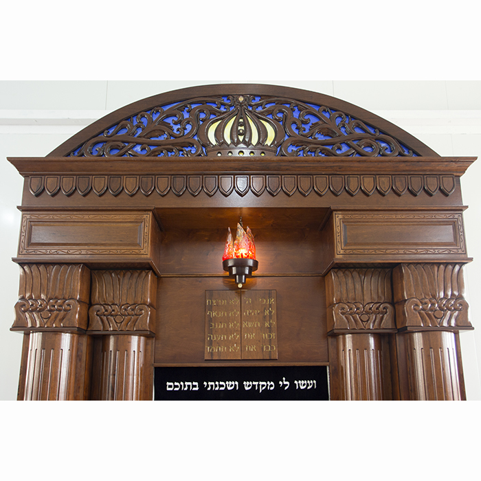 Aron-Kodesh-Breslav-Bet-Shemesh-ner-tamid-glass-and-wood copy